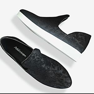 Antelope Sailor scratched leather slip on sz 9